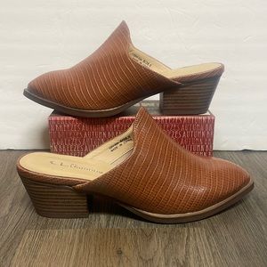 New CL by Laundry lizard Embossed Block Heel Mule Sz 8